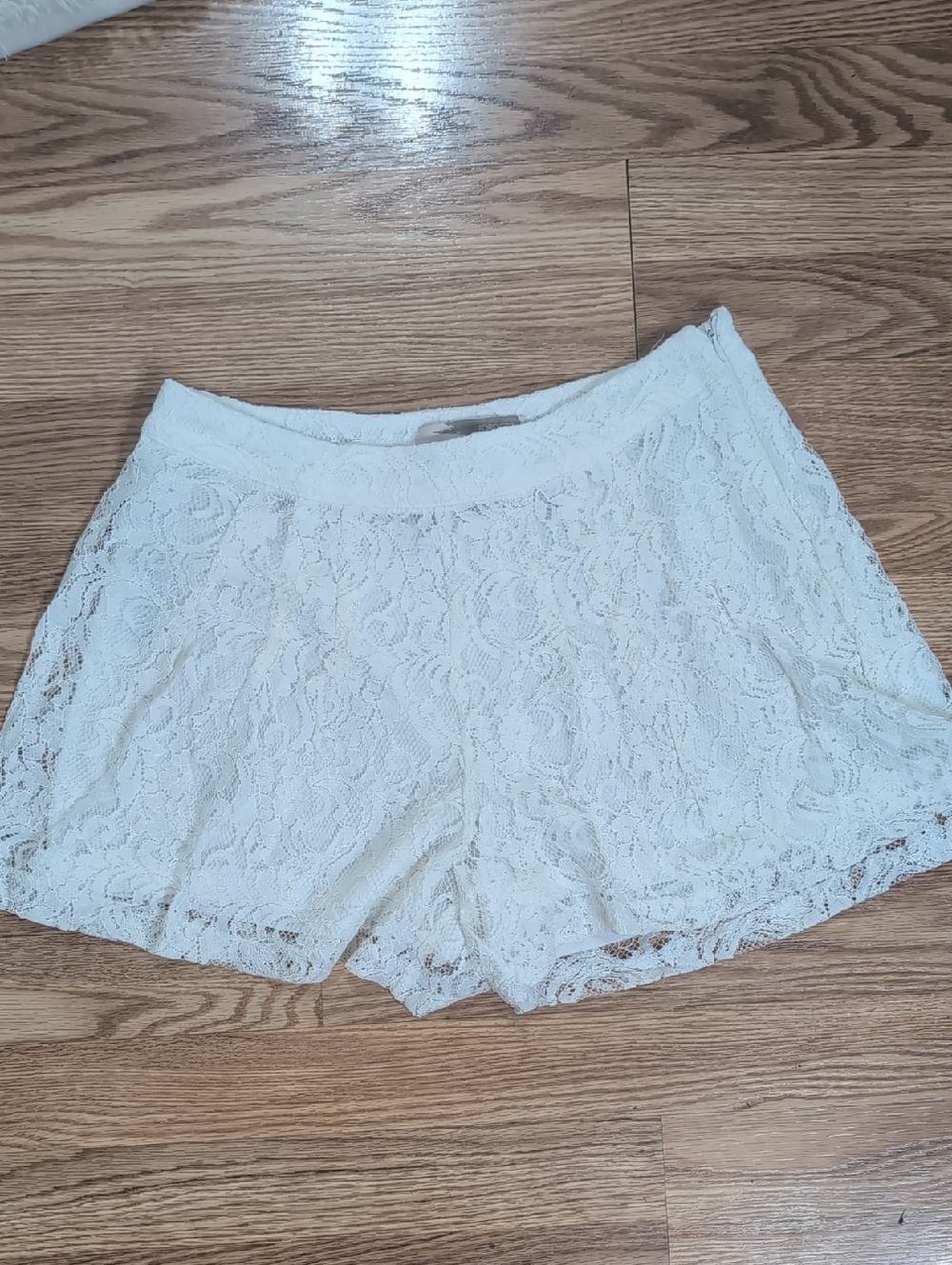 FOREVER 21 Ivory Lace Lined Dress Shorts Side Zipper S - Picture 3 of 8